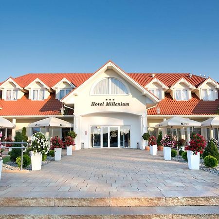 Hotel Millenium Góra Motyczna Εξωτερικό φωτογραφία