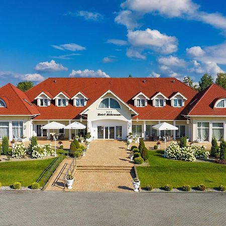 Hotel Millenium Góra Motyczna Εξωτερικό φωτογραφία