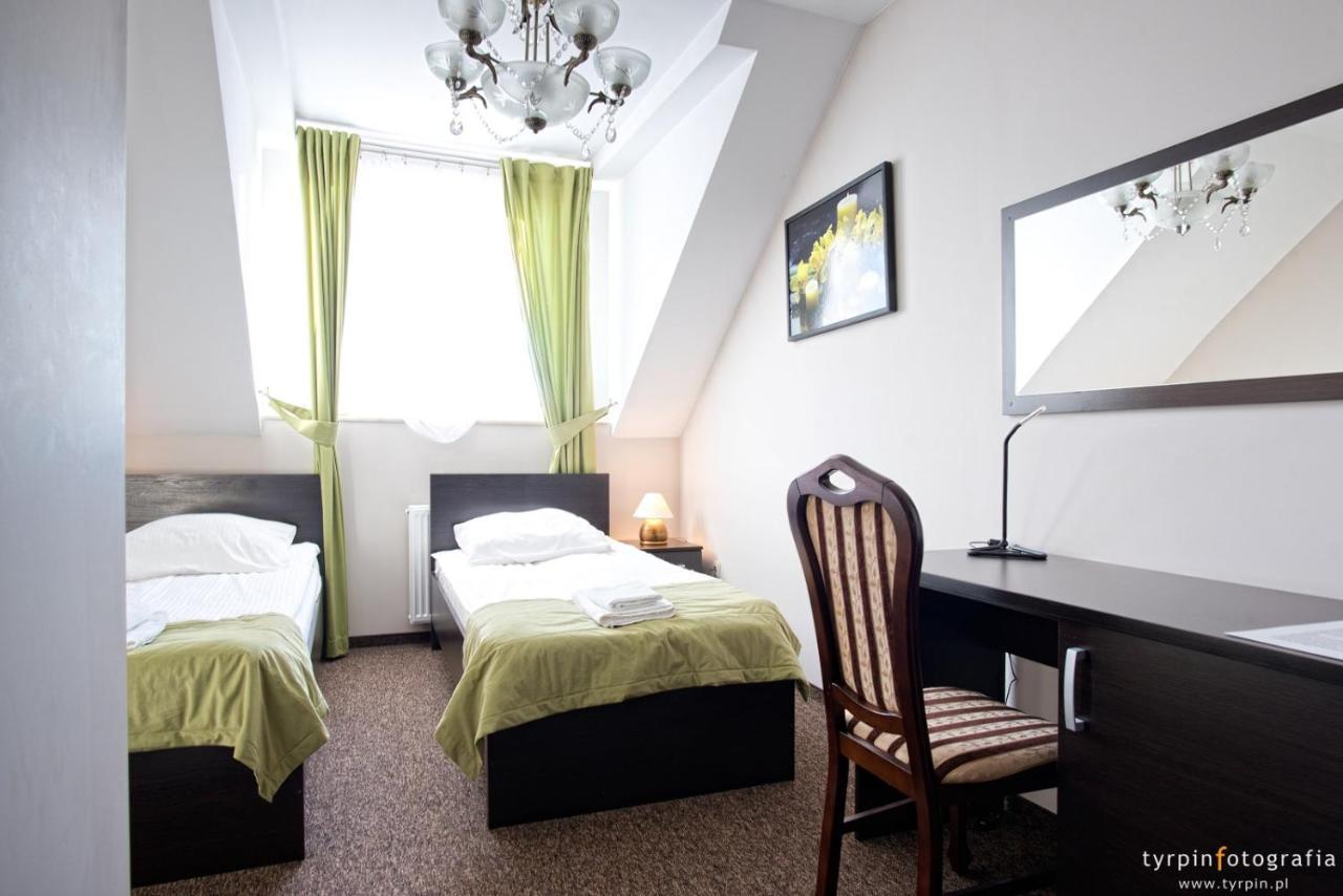Hotel Millenium Góra Motyczna Εξωτερικό φωτογραφία
