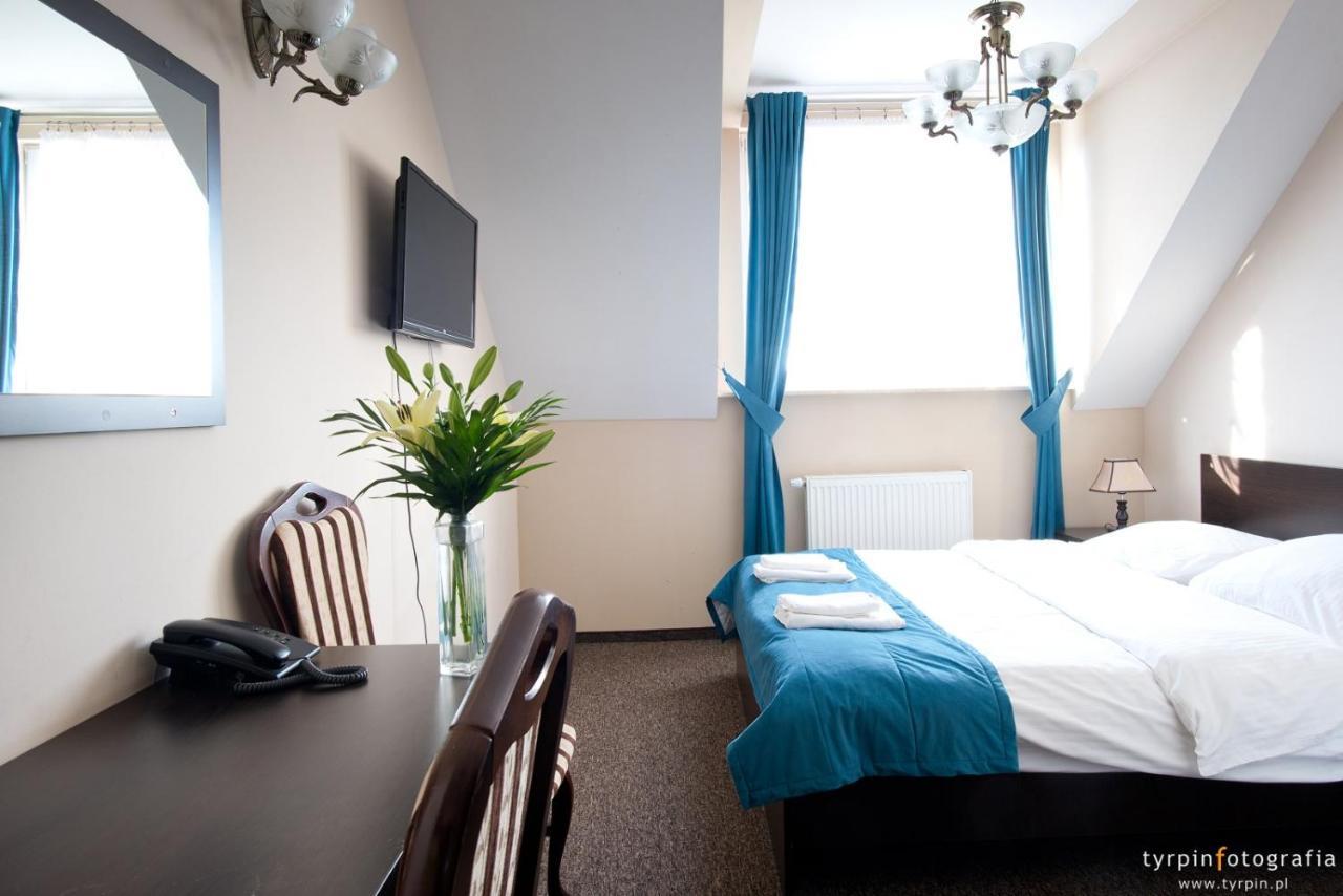 Hotel Millenium Góra Motyczna Εξωτερικό φωτογραφία