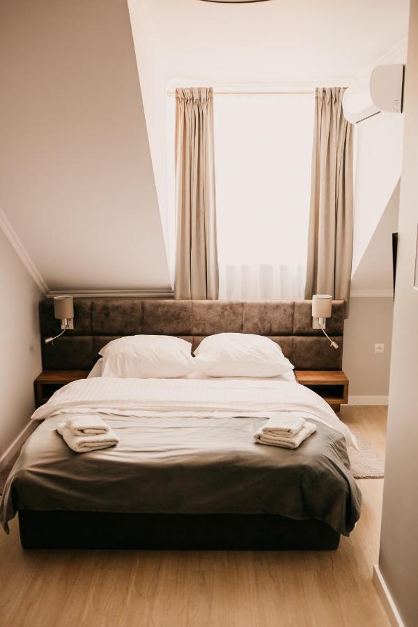 Hotel Millenium Góra Motyczna Εξωτερικό φωτογραφία