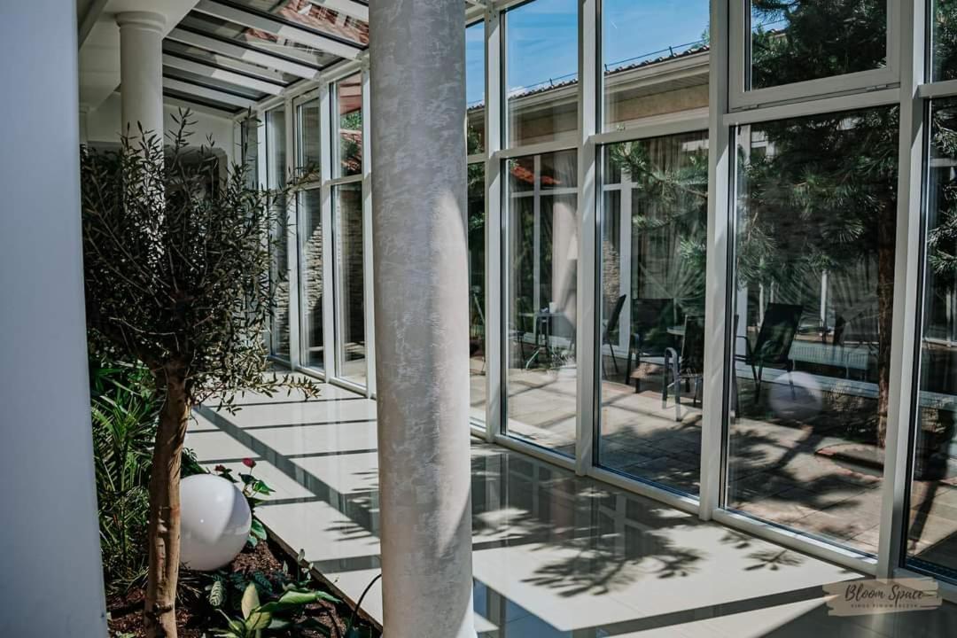 Hotel Millenium Góra Motyczna Εξωτερικό φωτογραφία