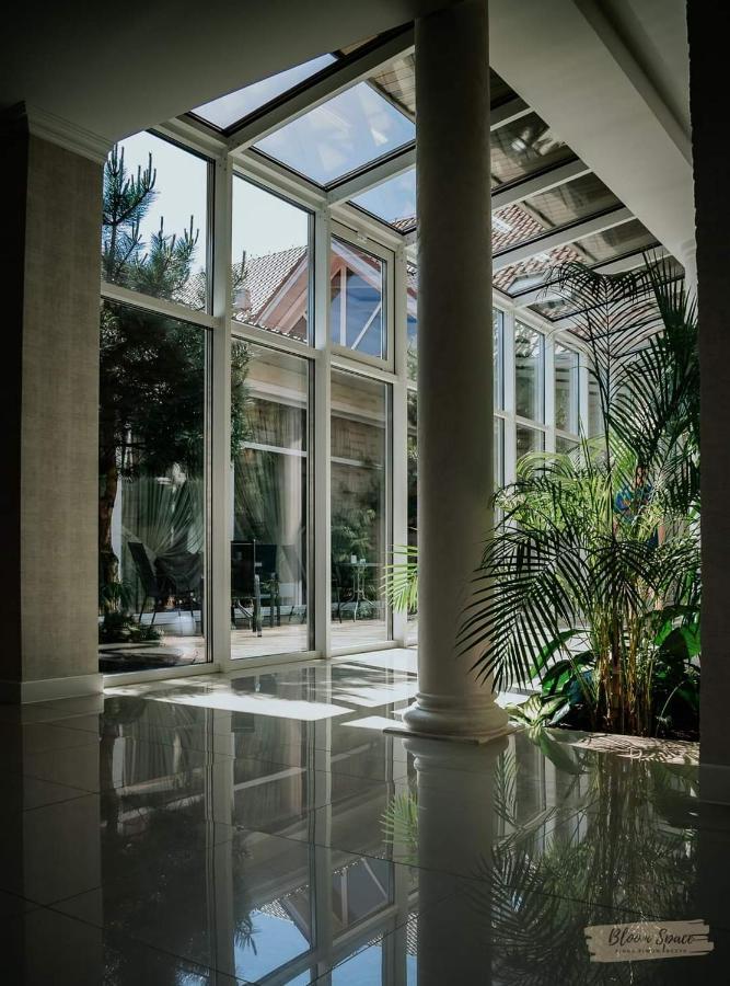 Hotel Millenium Góra Motyczna Εξωτερικό φωτογραφία