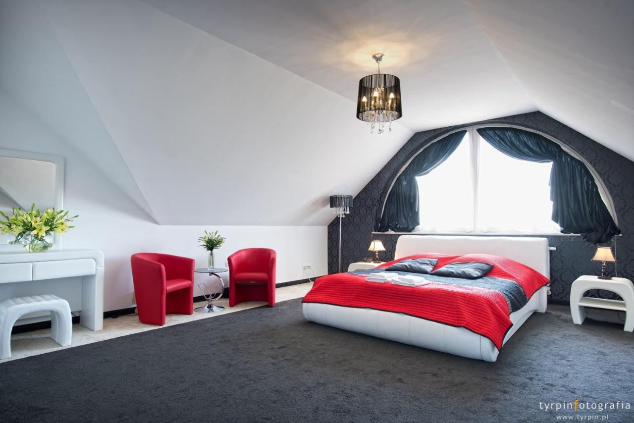Hotel Millenium Góra Motyczna Εξωτερικό φωτογραφία