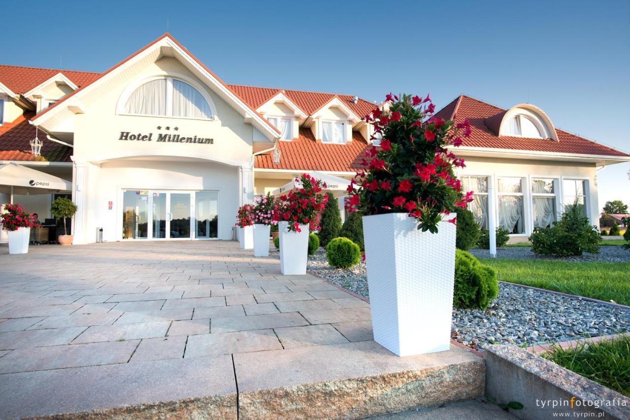 Hotel Millenium Góra Motyczna Εξωτερικό φωτογραφία