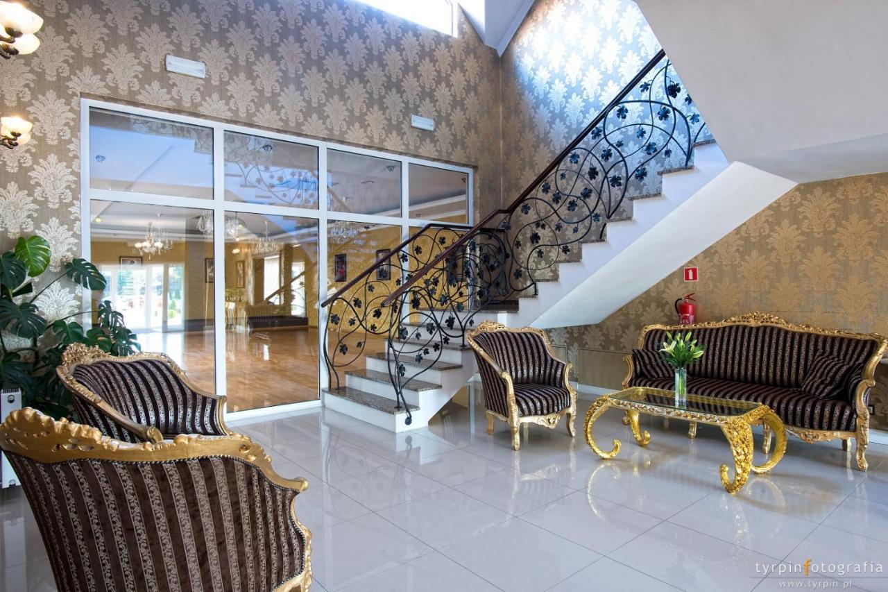 Hotel Millenium Góra Motyczna Εξωτερικό φωτογραφία