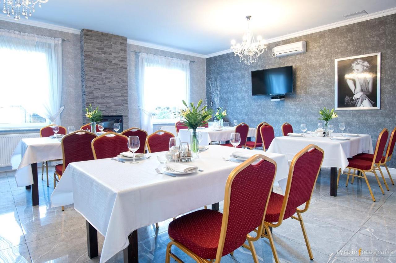 Hotel Millenium Góra Motyczna Εξωτερικό φωτογραφία