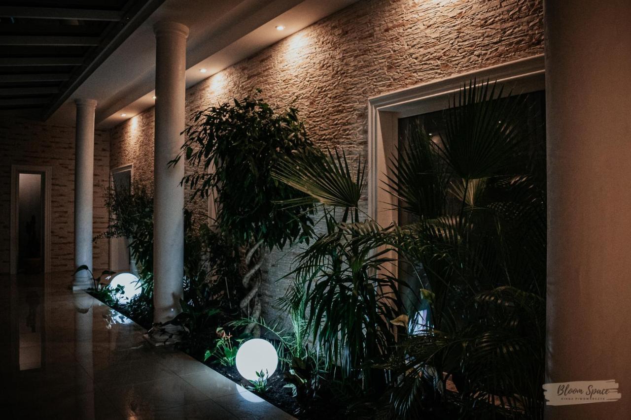 Hotel Millenium Góra Motyczna Εξωτερικό φωτογραφία
