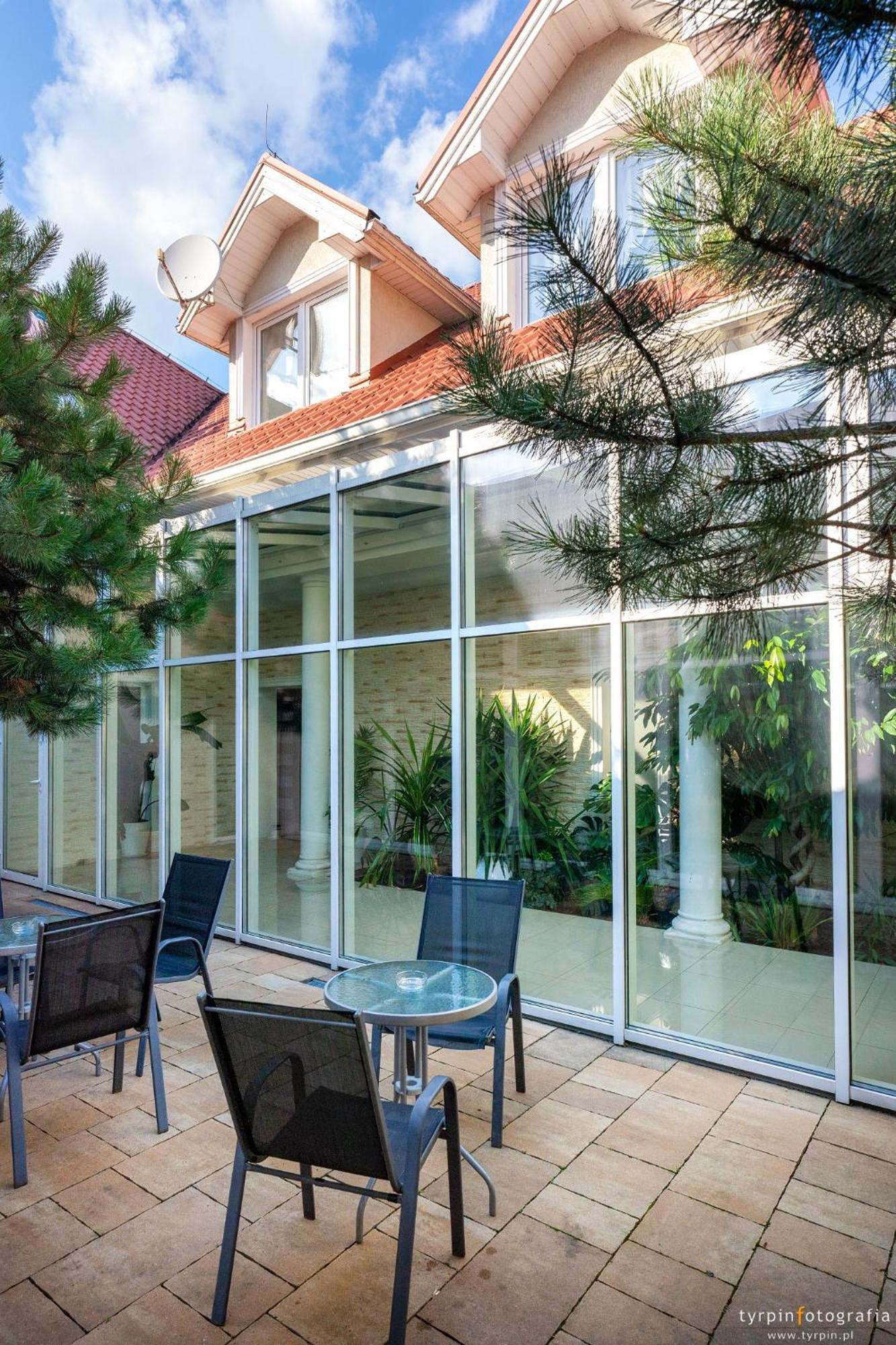 Hotel Millenium Góra Motyczna Εξωτερικό φωτογραφία