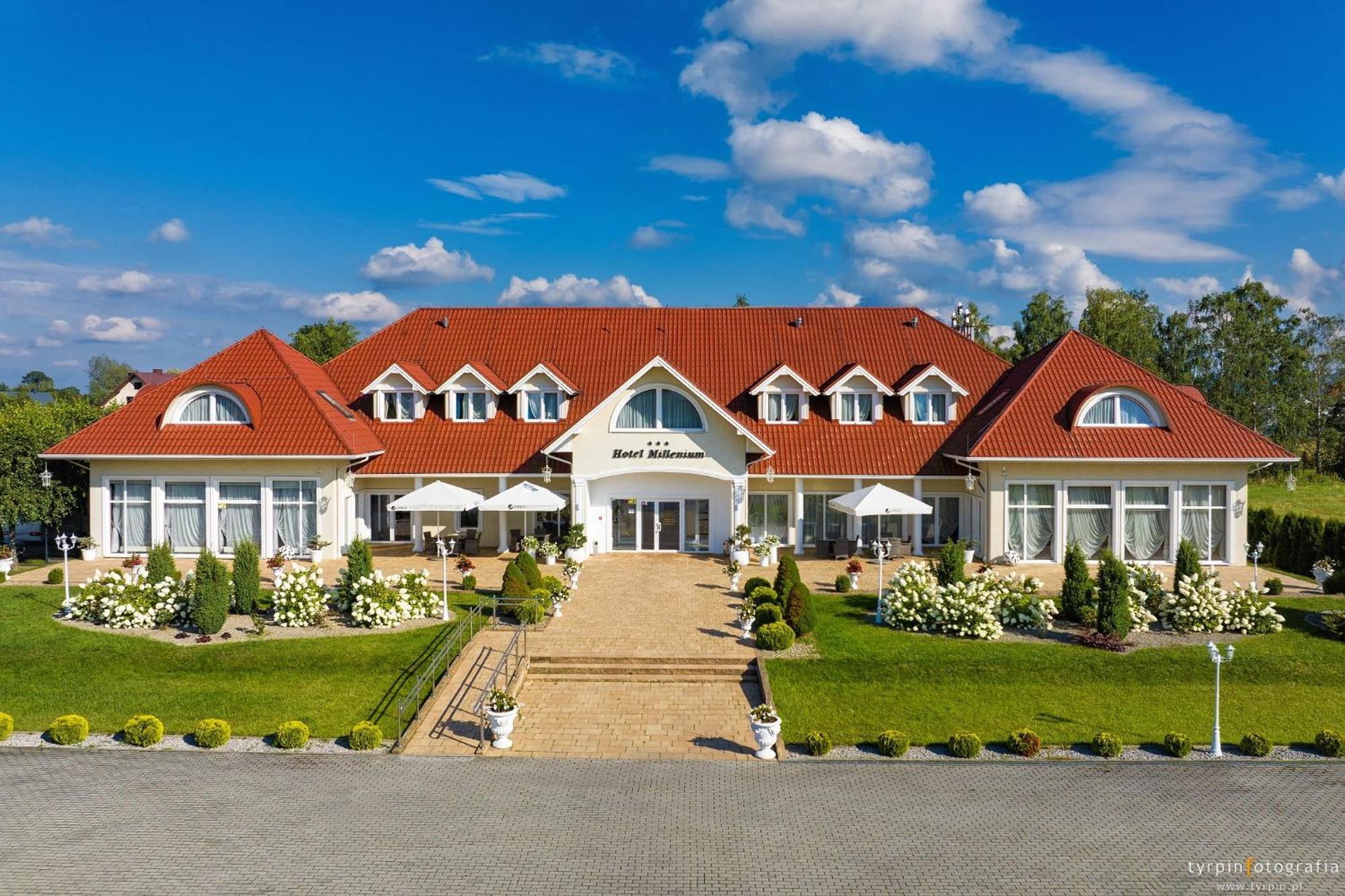 Hotel Millenium Góra Motyczna Εξωτερικό φωτογραφία