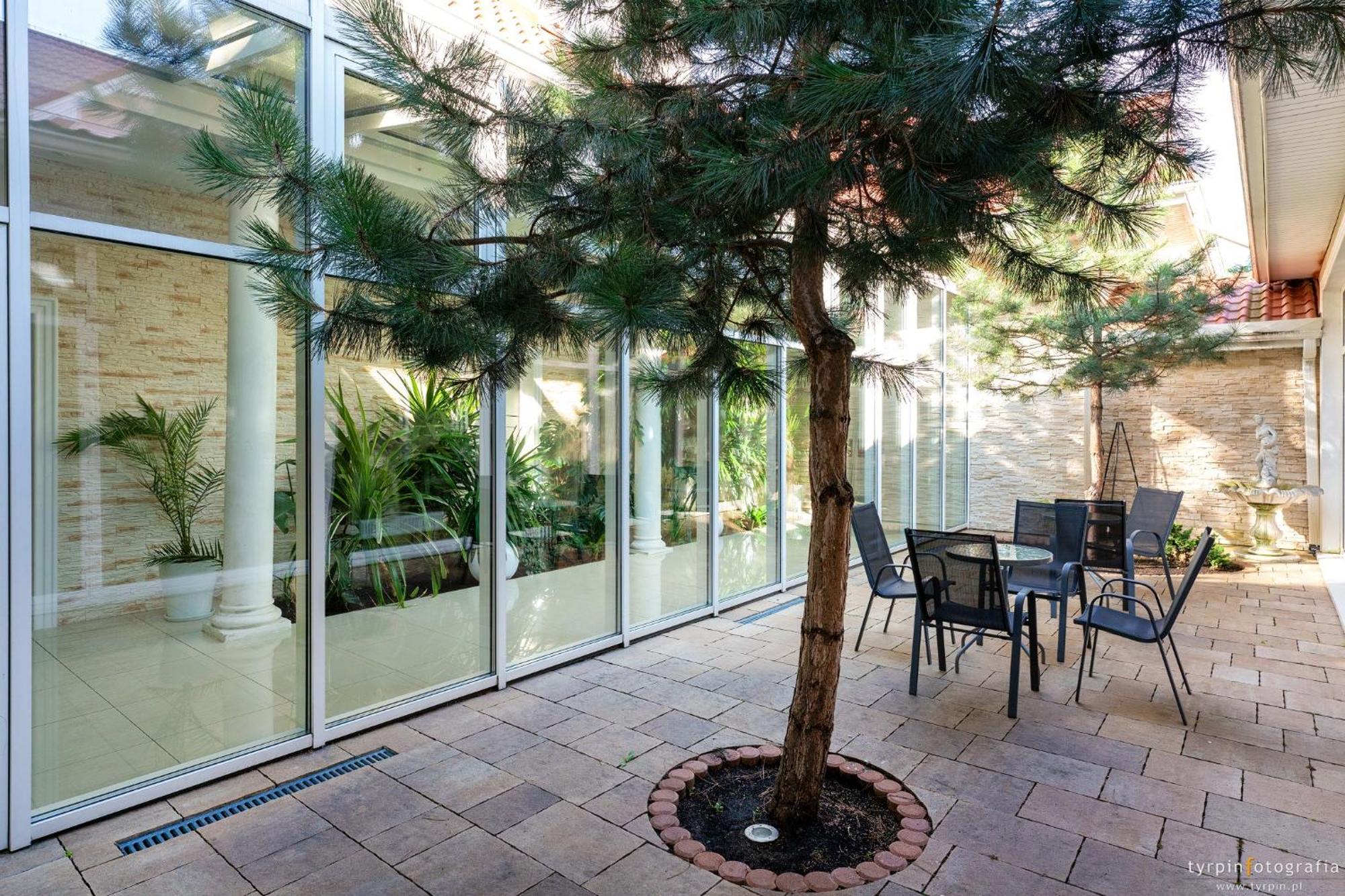 Hotel Millenium Góra Motyczna Εξωτερικό φωτογραφία
