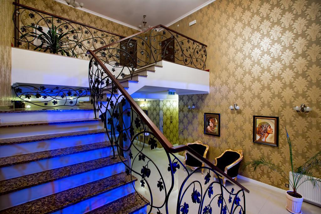 Hotel Millenium Góra Motyczna Εξωτερικό φωτογραφία