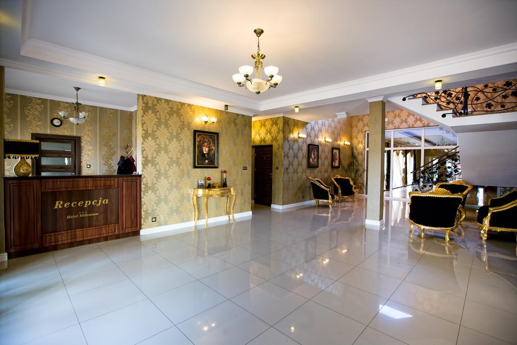 Hotel Millenium Góra Motyczna Εξωτερικό φωτογραφία