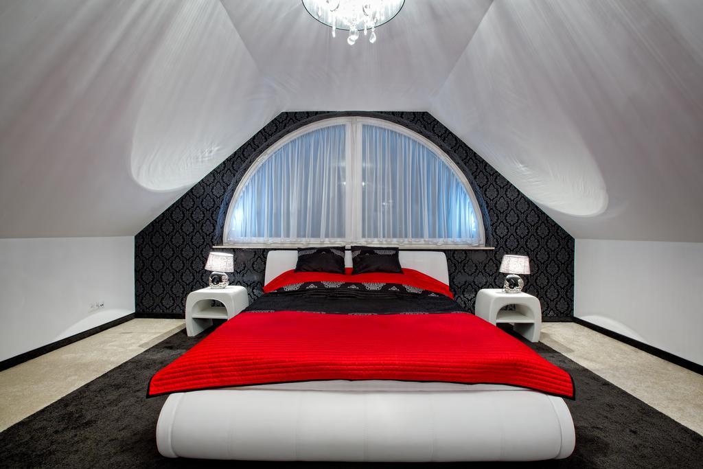 Hotel Millenium Góra Motyczna Δωμάτιο φωτογραφία